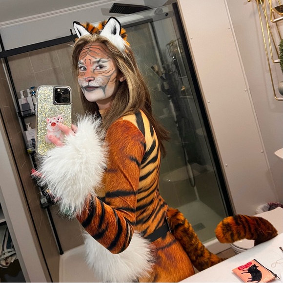 Velvet Tiger Bodysuit - Picture 2 of 12